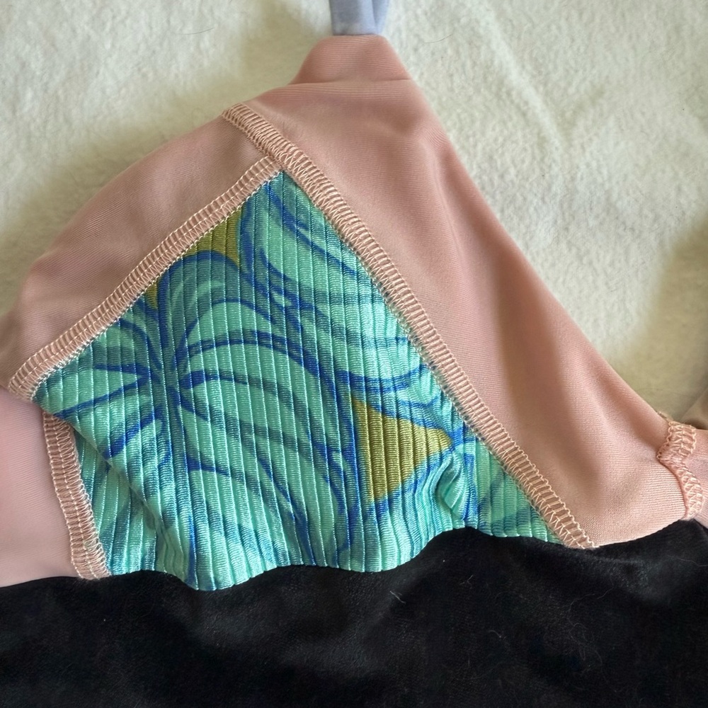 Dkoko Swim - Rare Coral Lust Upcycled Retro Bikini Top - Picture 2 of 5